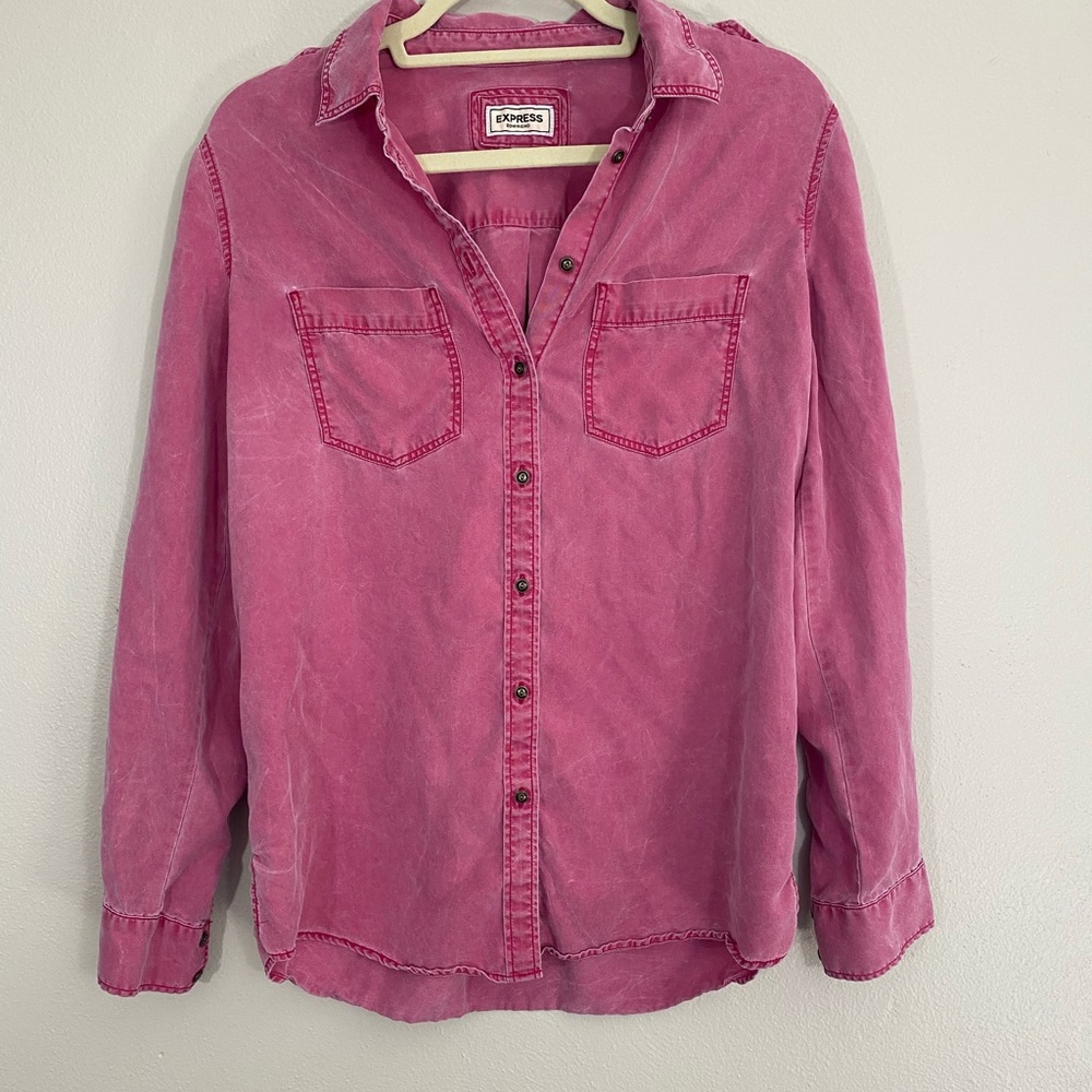 EXPRESS super soft boyfriend button down shirt